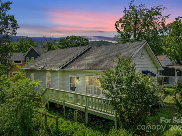 19 Busbee View Rd, Asheville, NC 28803