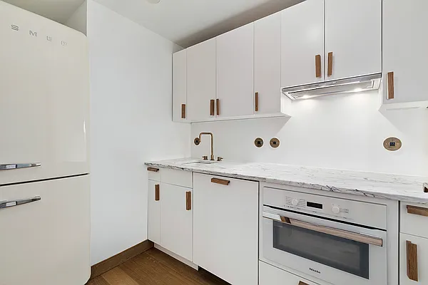 Rented by Corcoran | media 22