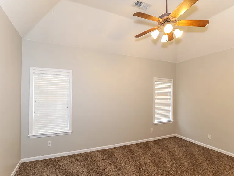 9921 Greenalder Cv N — Photo 7