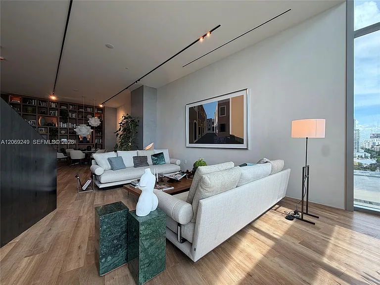 1400 Biscayne Blvd #1807 — Photo 40