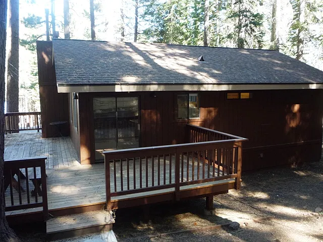 2 bed, 850 sqft, $2,200 — Photo 3