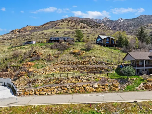 3088 E Silver Hawk Dr S, Salt Lake City, UT 84121