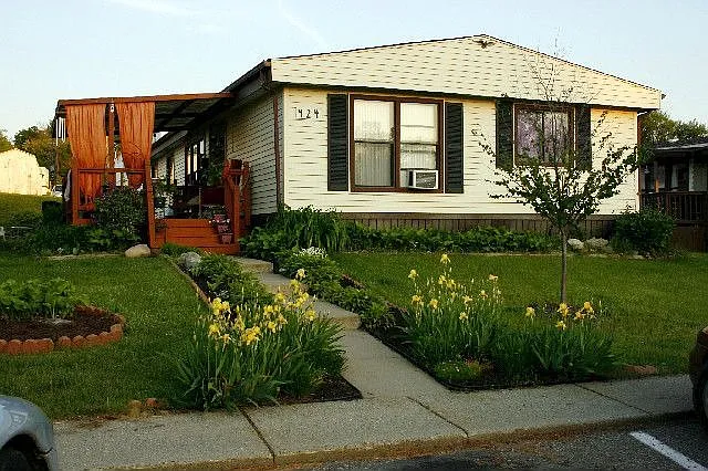 424 Gaylord St photo 1