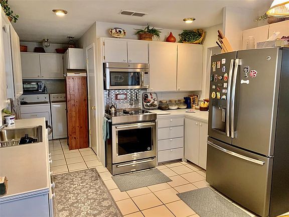 3rd image of 124 Rivercrest Dr