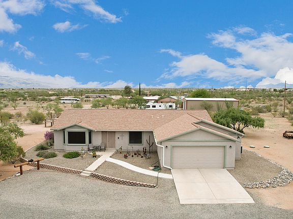 2nd image of 3250 E Mescalero Dr