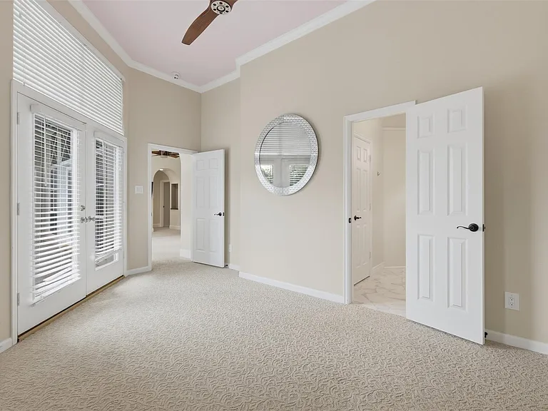 3315 Riviera Dr — Photo 30