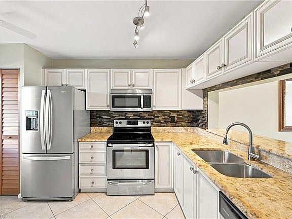 4th image of 5980 Amherst Dr APT D104