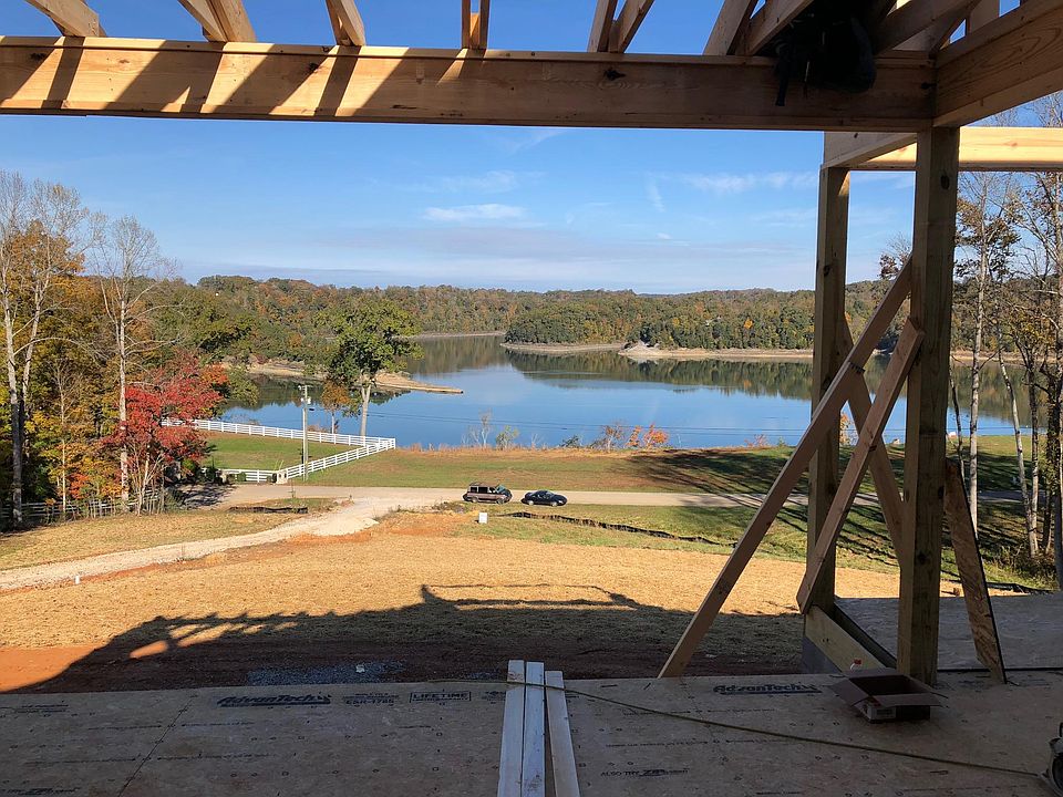 2nd image of 105 Edgewater Dr