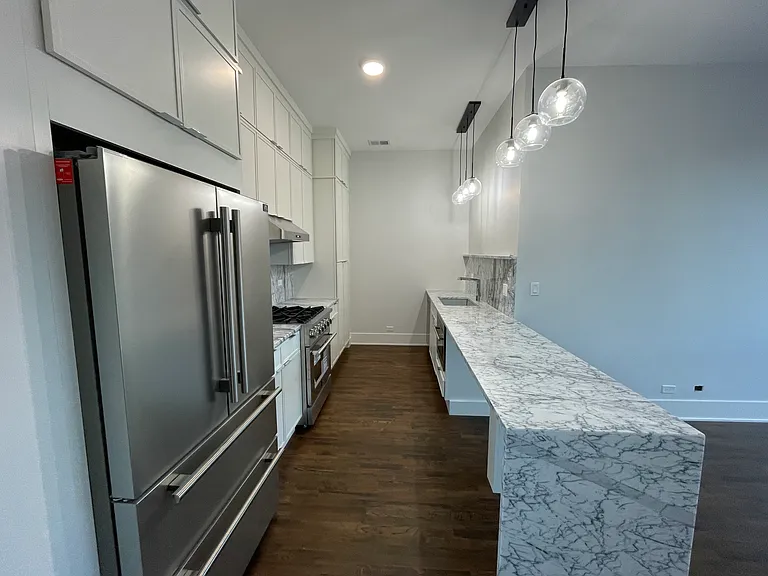 1647 W Hubbard St #2 — Photo 8