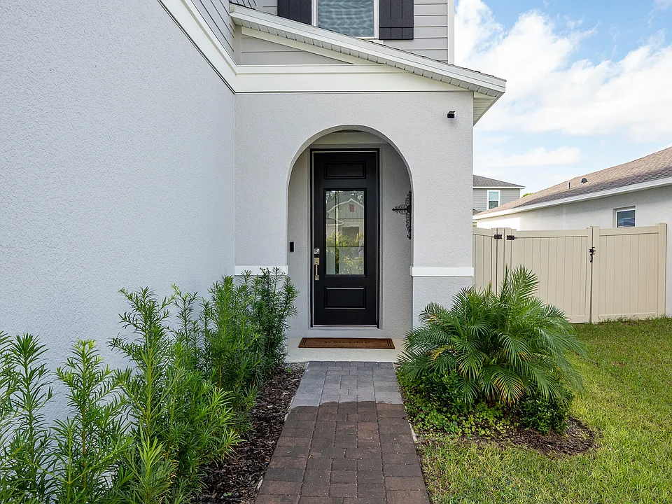 3198 Sanctuary Dr