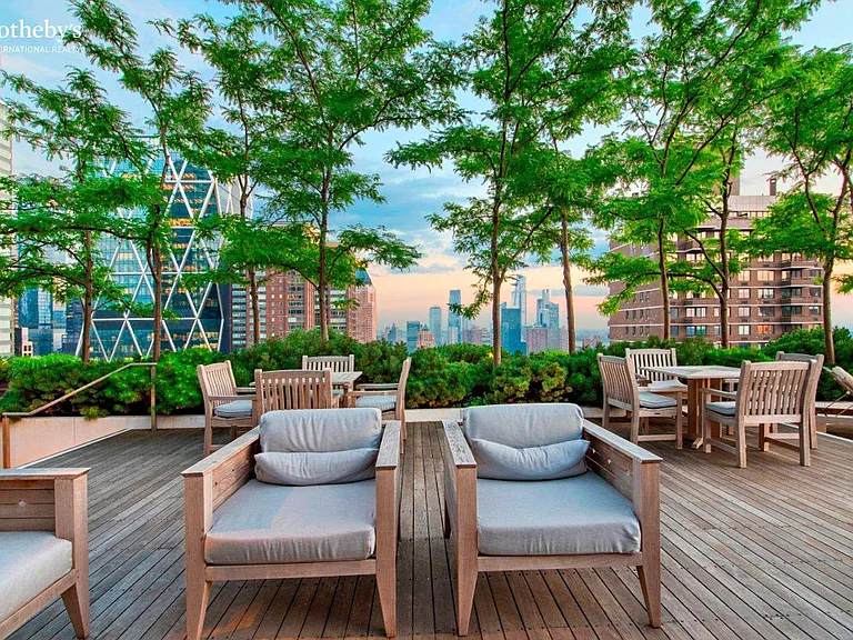 25 Columbus Cir #75CE — Photo 34