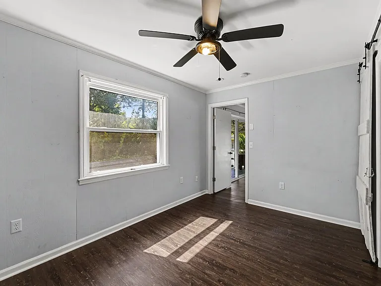 2243 Guerry Ave #B — Photo 12