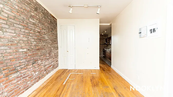 Rented by Nooklyn NYC LLC | media 9