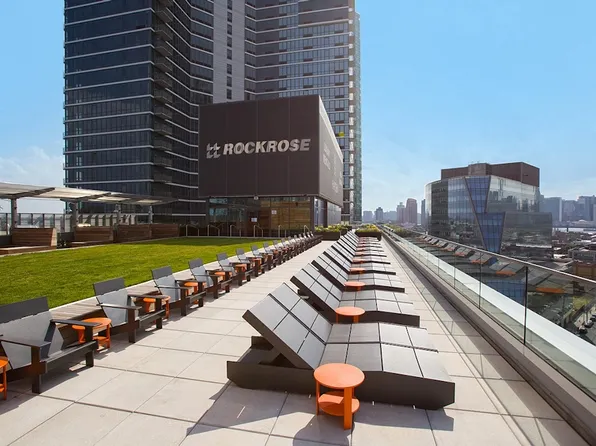 43-25 Hunter Street image 16 of 23