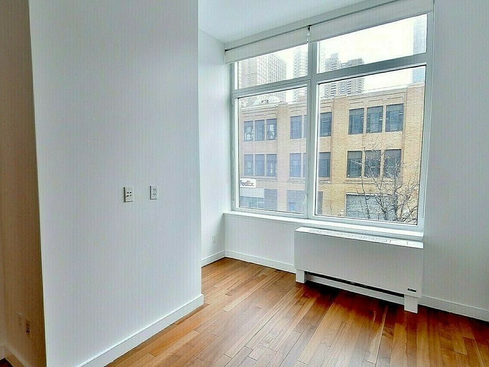 1st image of 600 W 42nd St #807