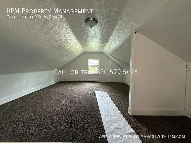 745 Noble Ave — Photo 12