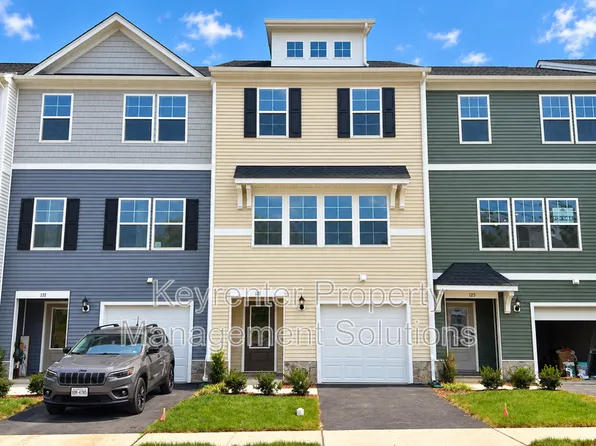 121 Gibraltar Dr, Waynesboro, VA 22980