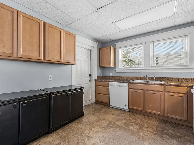 1402 W Market St #1402 — Photo 19