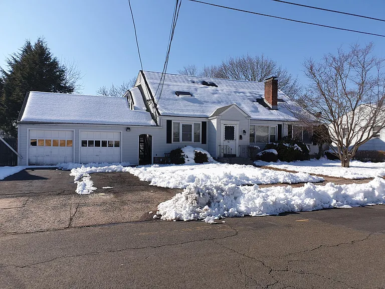 162 Warner St — Photo 17