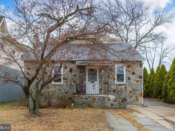 118 E Evesham Rd, Glendora, NJ 08029