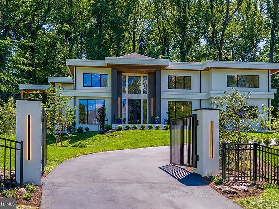 4th image of 7841 Old Dominion Dr