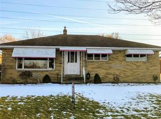 9561 Idlewood Dr, Brooklyn, OH