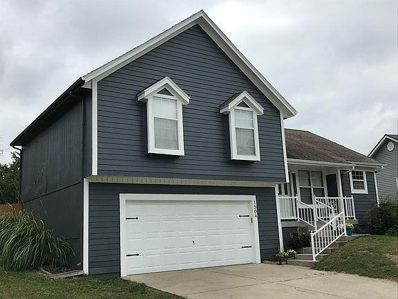 2nd image of 1504 SW Highland Dr