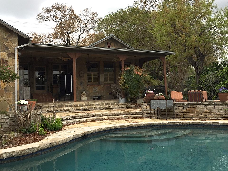 1st image of 202 Castano Ave