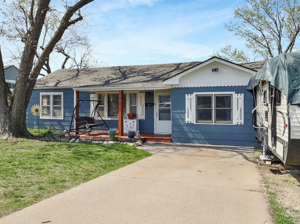 1313 Bobbie St, Augusta, KS 67010