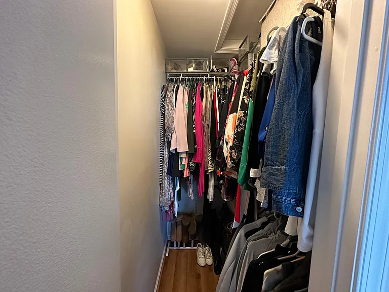 6906 Victoria Dr #I — Photo 17