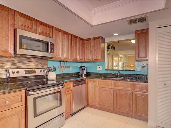 3rd image of 840 Maclaren Dr N APT B