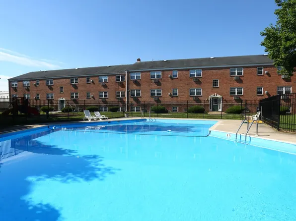 Cedarwood Apartments