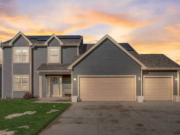 1142 W Rosemary Rd, Elkhorn, WI 53121