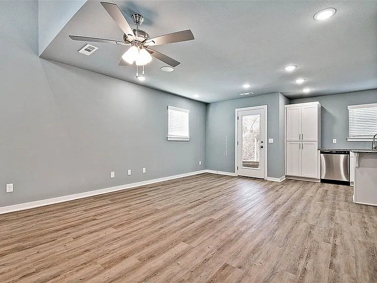 899 N Rupple Rd #121 — Photo 4