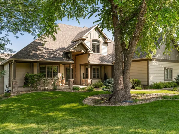 581 Frederichs Dr NW, Rochester, MN 55901