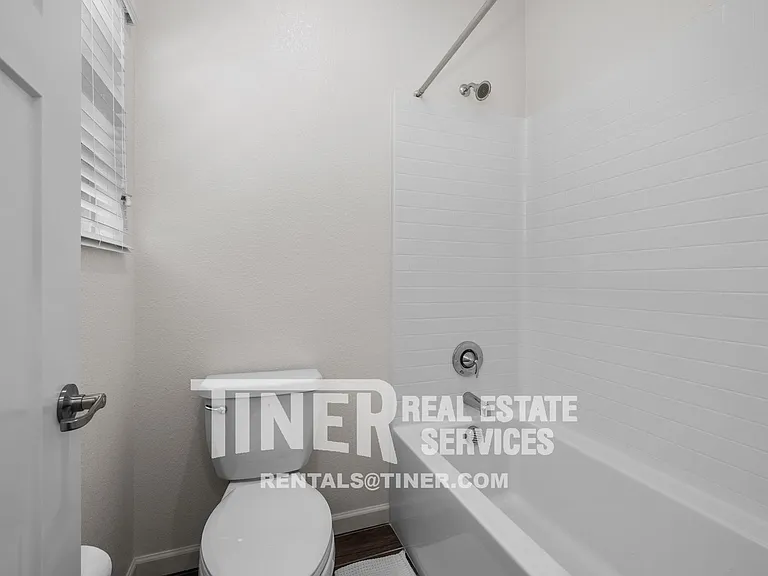 8082 Avanti Dr — Photo 36