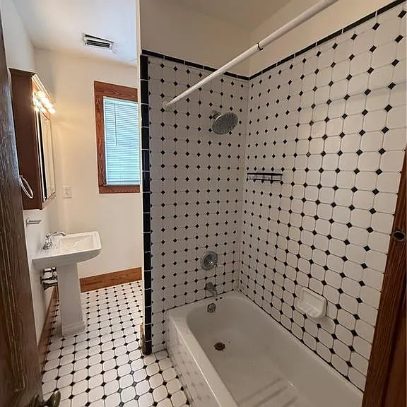 459 Dauphin St #D — Photo 15