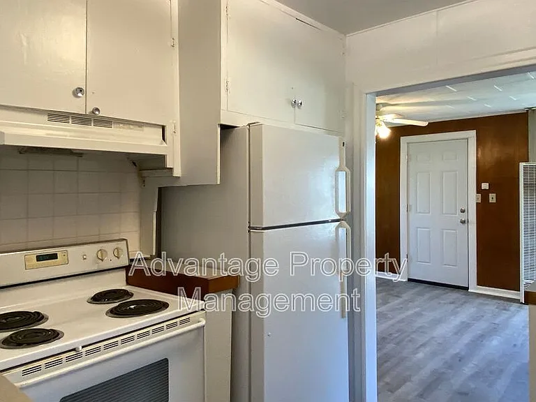 1415 W 4th St — Photo 5