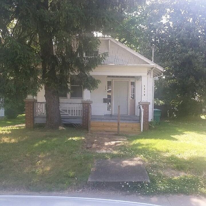 1st image of 1319 Columbia St