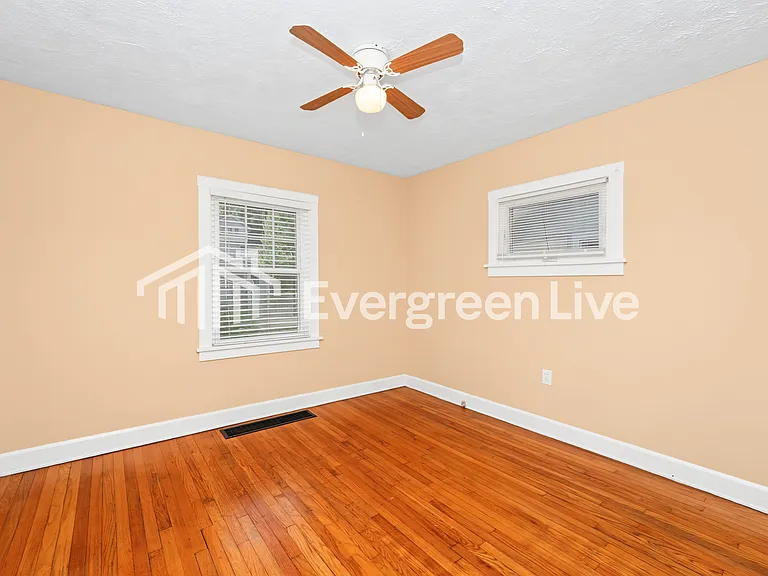 842 Montford Rd — Photo 8