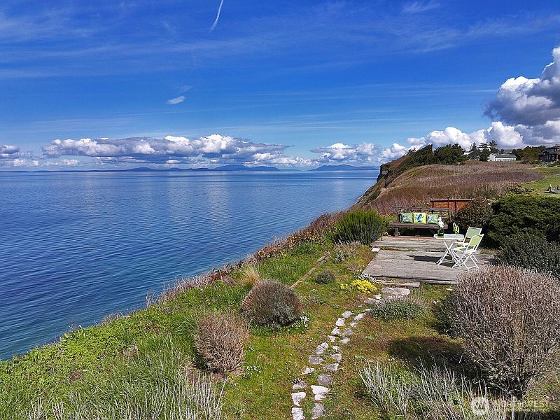 4th image of 795 Fort Ebey Road