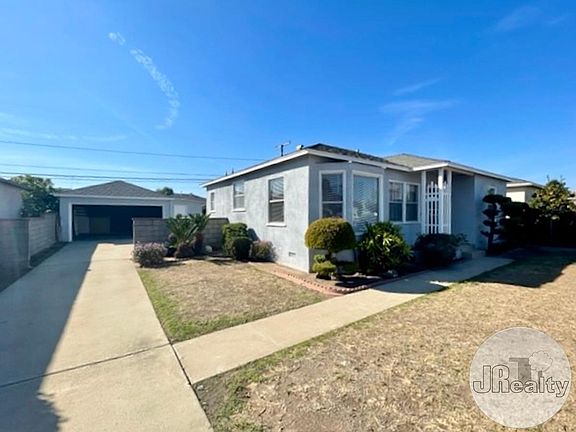 2nd image of 15523 S Saint Andrews Pl