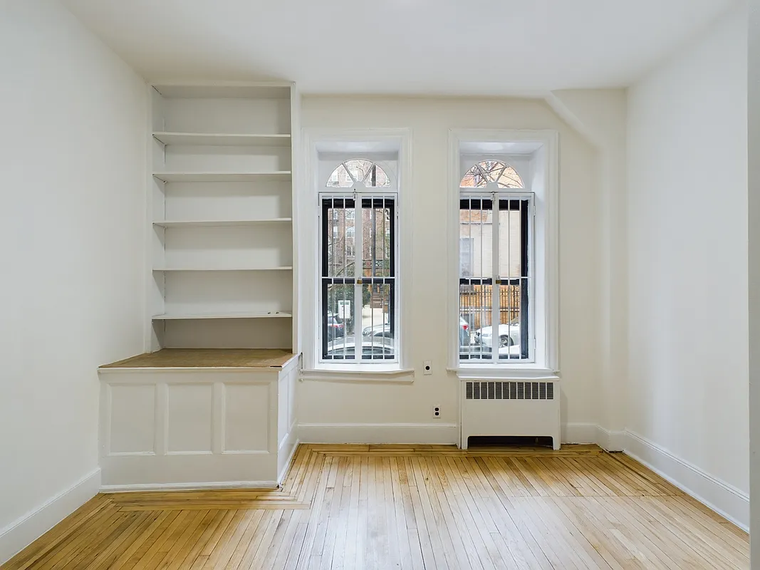 315 East 88th St Unit 317B  