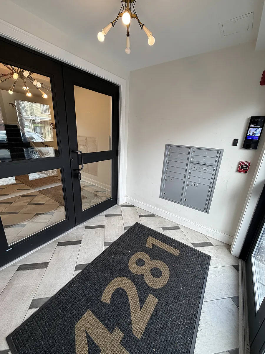 Exterior- Mailbox - 4281-4283 Washington St #4C
