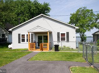 1226 E Riverside Ave, Essex, MD 21221