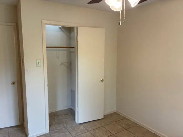 1219 Truman Ln — Photo 4