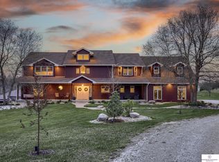 8404 Dutch Hall Rd, Omaha, NE 68122