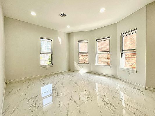 3rd image of 1736 E 19th St Floor 2