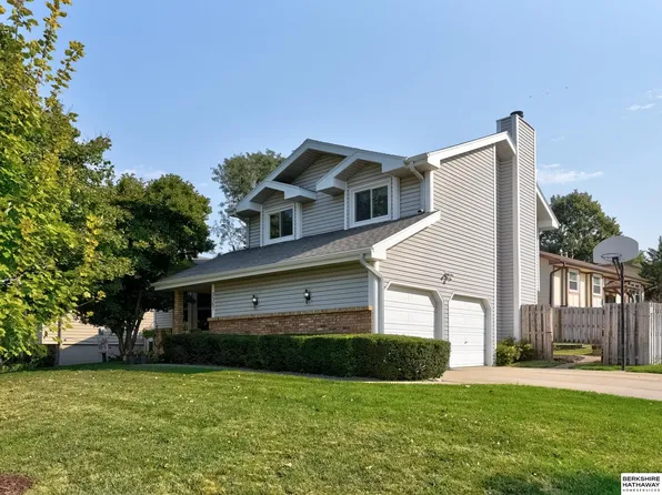 3367 S 137th St, Omaha, NE 68144