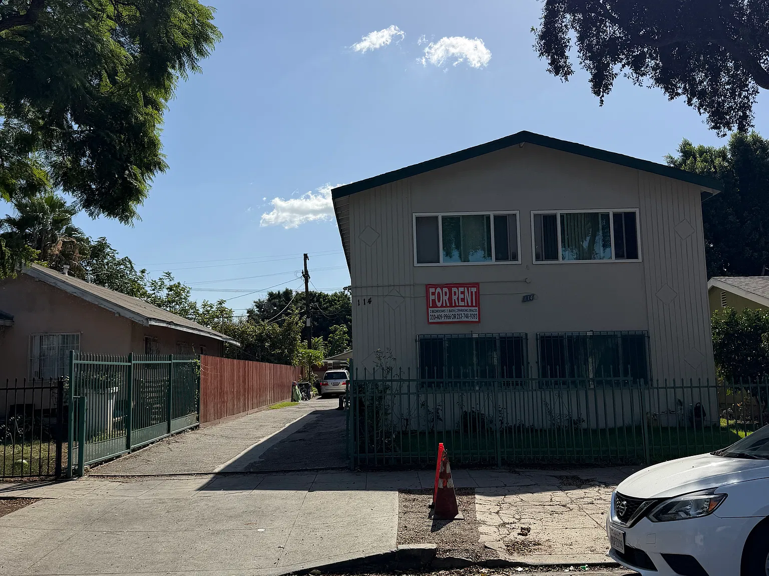 2 bed, 750 sqft, $2,300 — Photo 1